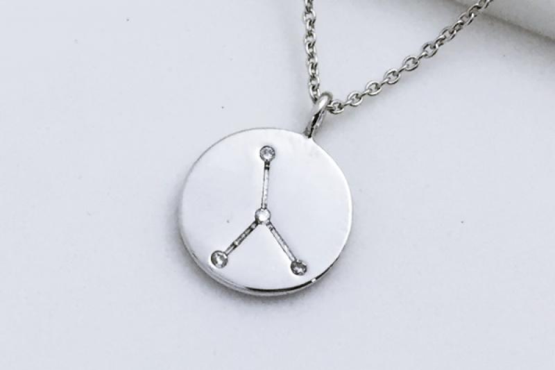 [Ozel] Girlfriend Gift Glossy Brass Cubic Necklace