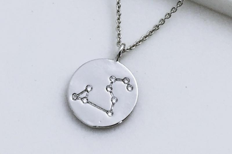 [Ozel] Statement Look Glossy Brass Cubic Necklace