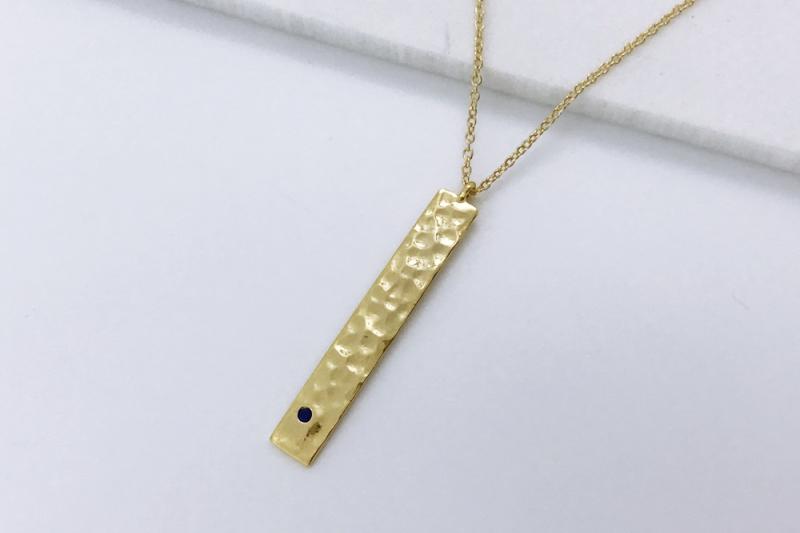 [Ozel] Elegant Glossy Brass Cubic Necklace