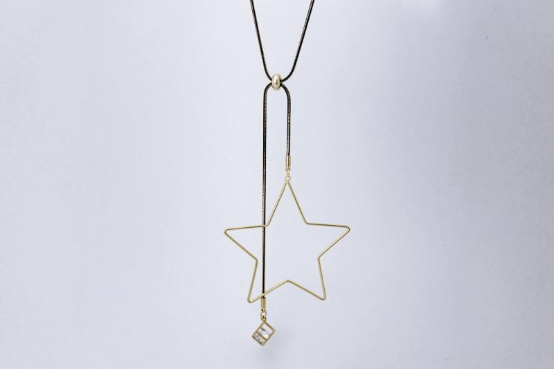 [Ozel] Wedding Guest Look Glossy Brass Cubic Necklace