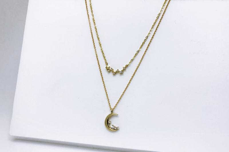 [Ozel] Subtle Charm Glossy Brass Cubic Necklace