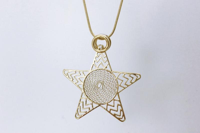 [Ozel] Subtle Charm Glossy Brass Cubic Necklace