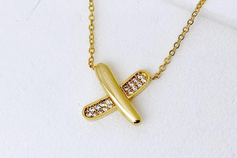[Ozel] Unique Mood Glossy Brass Cubic Necklace
