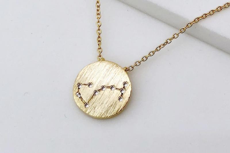 [Ozel] Elegant Glossy Brass Cubic Necklace