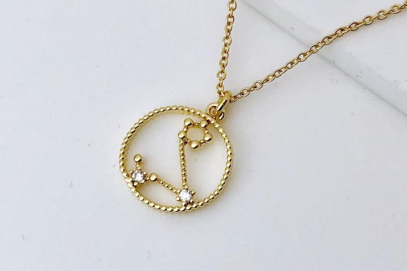 [Ozel] Simple Minimal Glossy Brass Cubic Necklace