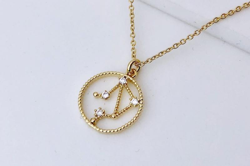 [Ozel] Luxurious Glossy Brass Cubic Necklace