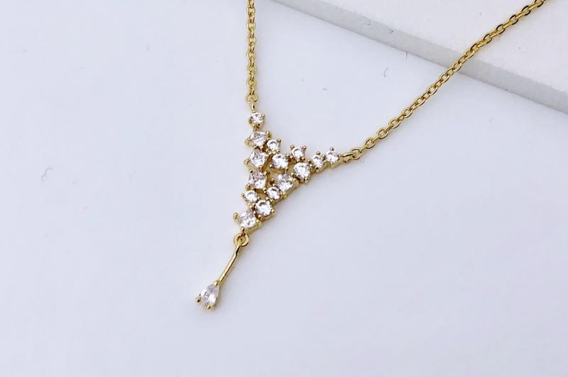 [Ozel] Sophisticated Glossy Brass Cubic Necklace