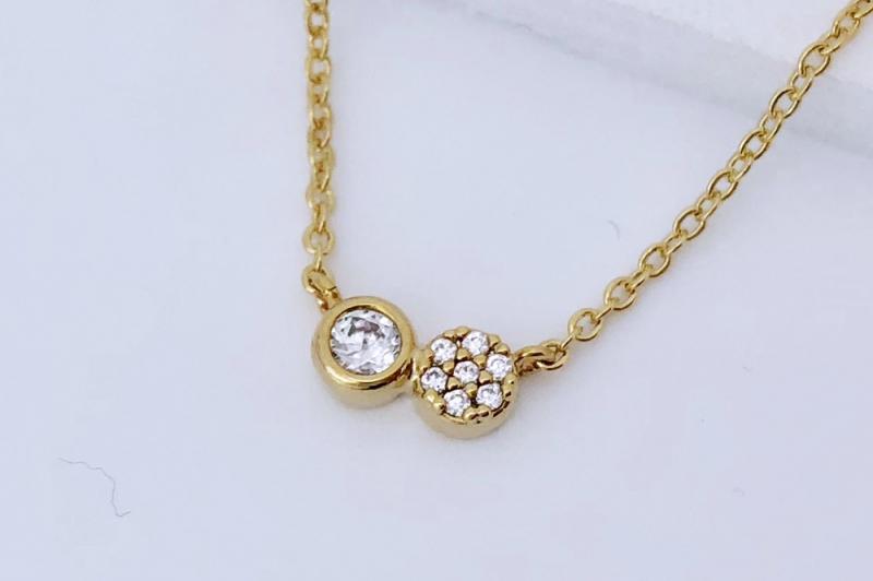 [Ozel] Subtle Charm Glossy Brass Cubic Necklace