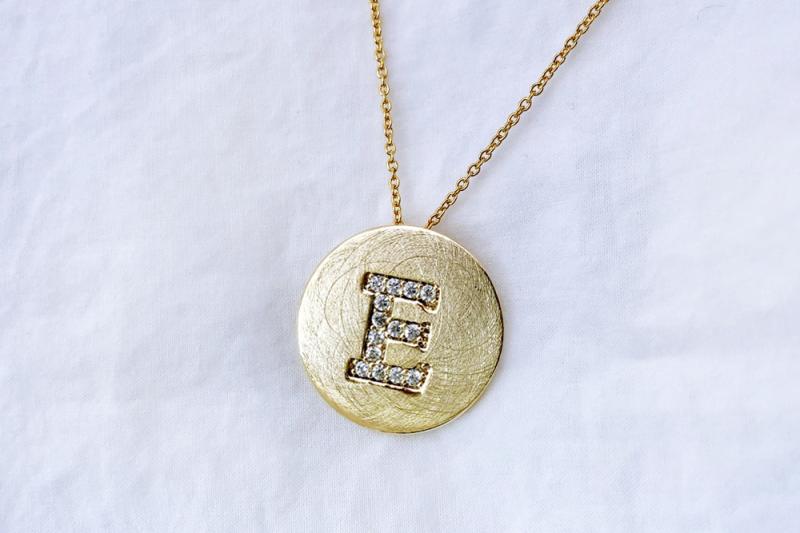 [Ozel] Stylish Asymmetrical Curve Glossy Brass Cubic