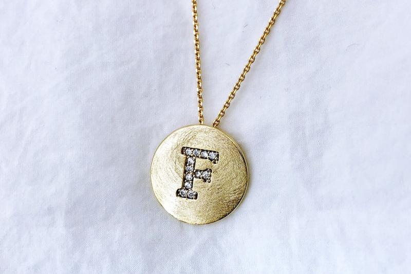 [Ozel] Statement Look Asymmetrical Curve Glossy Brass Cubic Necklace [Ozel]