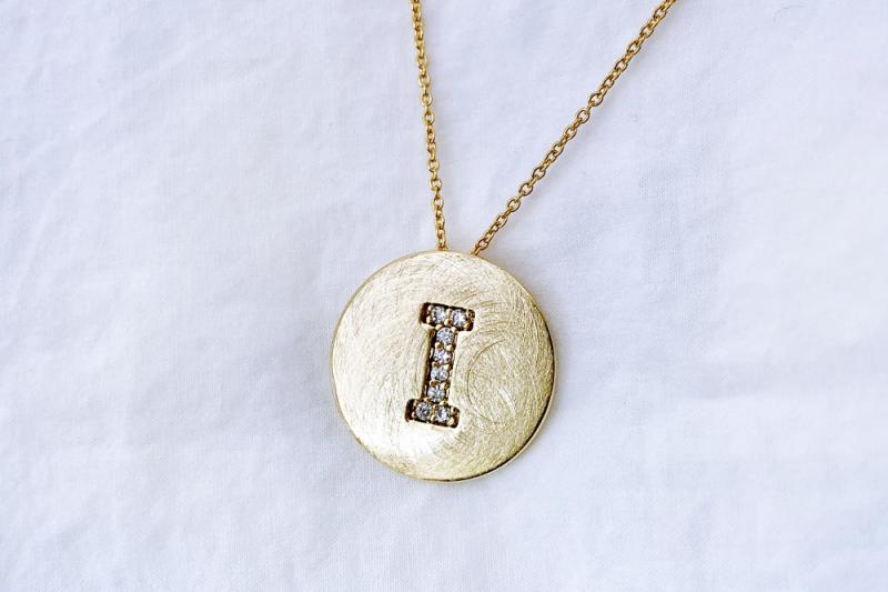 [Ozel] Chic Statement Asymmetrical Curve Glossy Brass Cubic Necklace