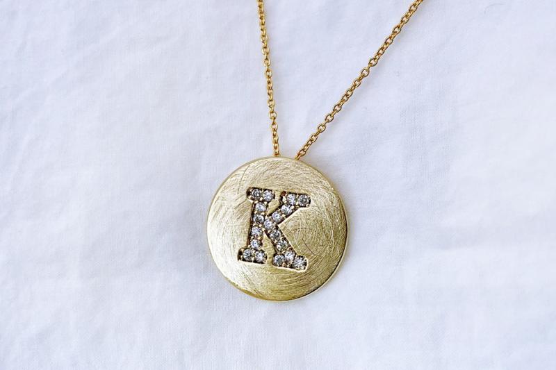 [Ozel] Vintage Vibe Asymmetrical Curve Glossy Brass Cubic Necklace