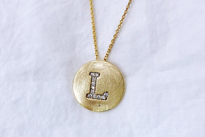 [Ozel] Modern Classic Asymmetrical Curve Glossy Brass Cubic Necklace [Ozel]