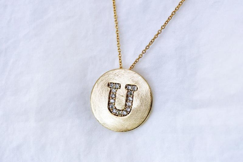 [Ozel] Girlfriend Gift Asymmetrical Curve Glossy Brass Cubic Necklace