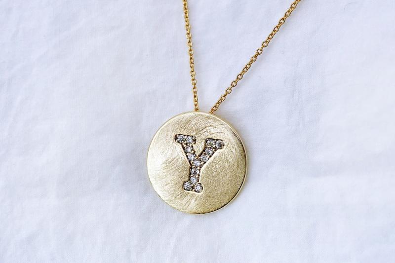 [Ozel] Vintage Vibe Asymmetrical Curve Glossy Brass Cubic Necklace