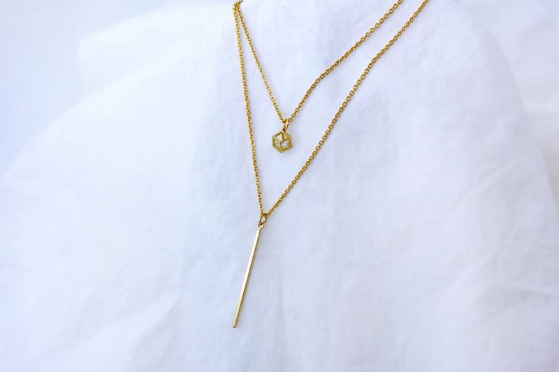 [Ozel] Sophisticated Glossy Brass Cubic Necklace