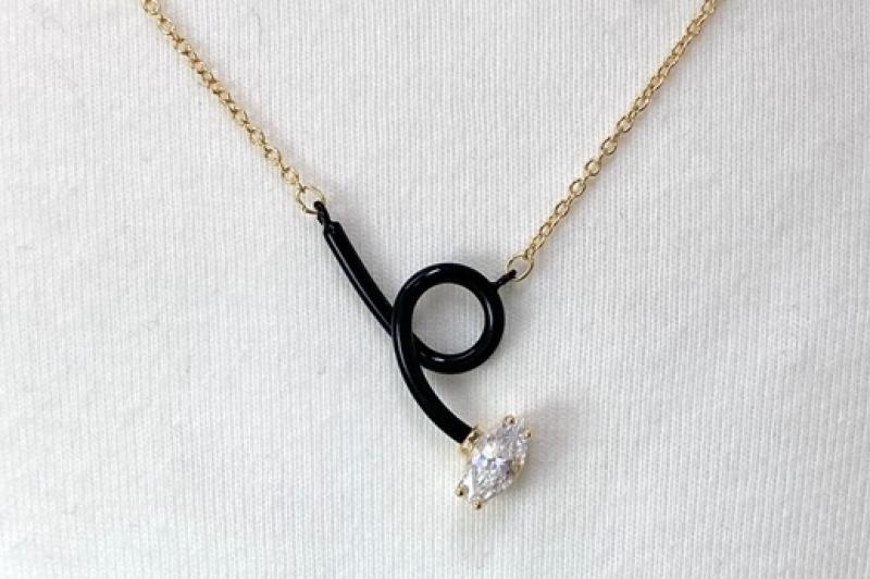 [Ozel] Sophisticated Glossy Brass Cubic Necklace