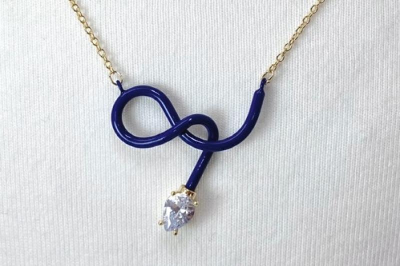 [Ozel] Luxurious Glossy Brass Cubic Necklace