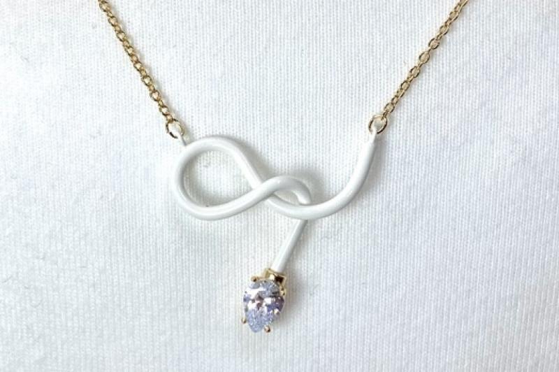 [Ozel] Wedding Guest Look Glossy Brass Cubic Necklace
