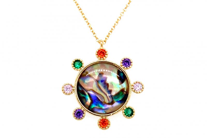 [Ozel] Subtle Charm Glossy Natural Abalone Shell Brass Cubic Necklace