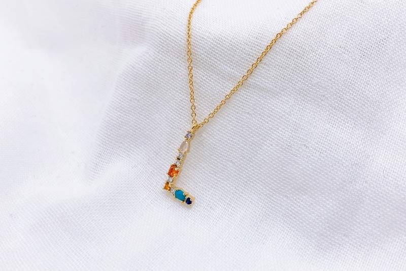 [Ozel] Subtle Charm Glossy Brass Cubic Necklace