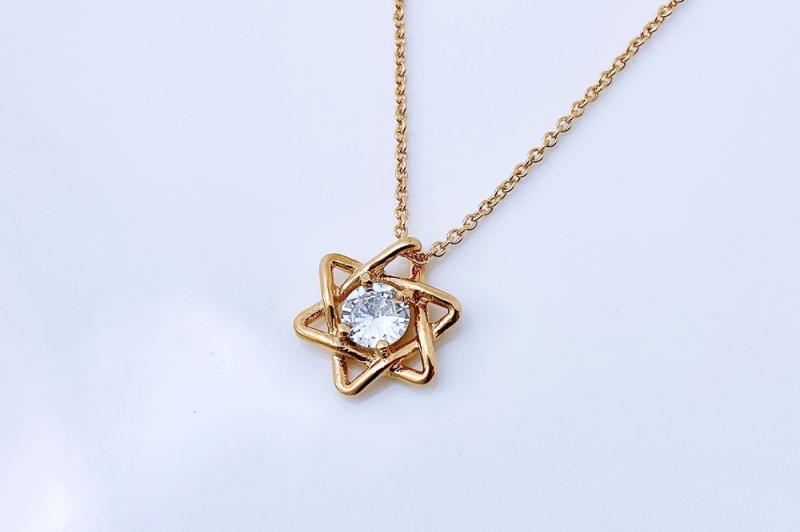 [Ozel] Unique Mood Glossy Brass Cubic Necklace
