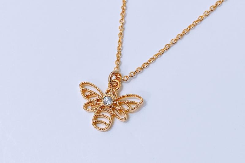 [Ozel] Subtle Charm Glossy Brass Cubic Necklace