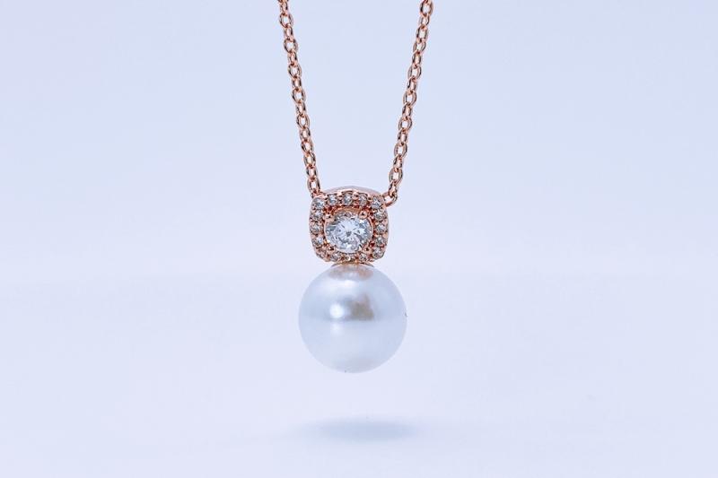 [Ozel] Girlfriend Gift Glossy Brass Pearl Cubic Necklace