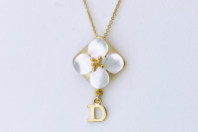 [Ozel] Brass Necklace with Subtle Charm