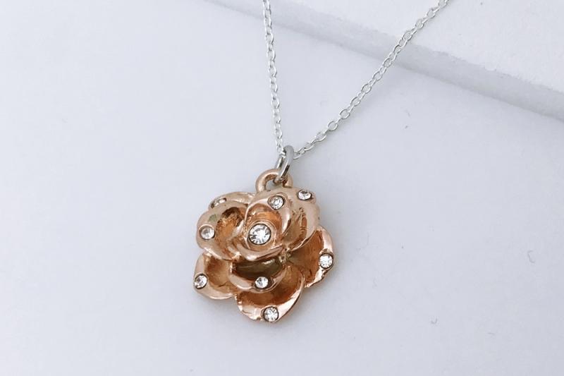 [오젤] 은은한 매력의 목걸이