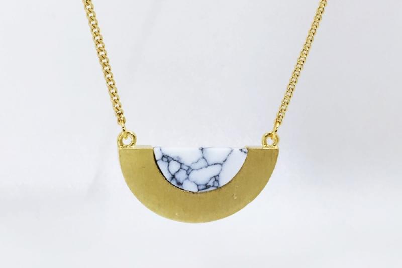 [Ozel] Matte Howlite Gemstone Necklace for Wedding Guest Look