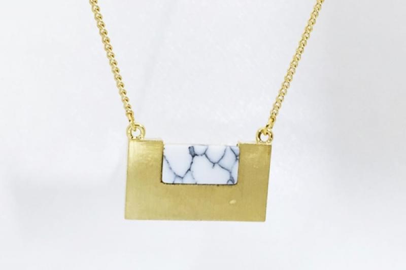 [Ozel] Matte Howlite Gemstone Necklace for Daily Accent