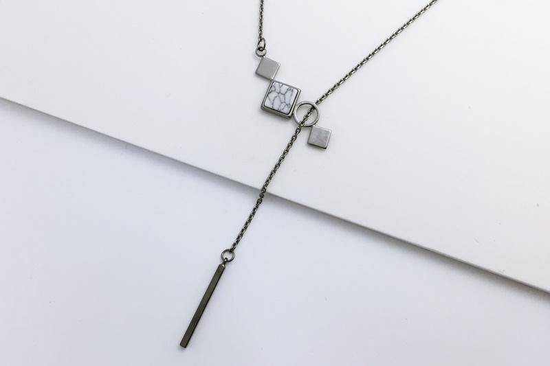 [Ozel] Feminine Howlite Gemstone Necklace