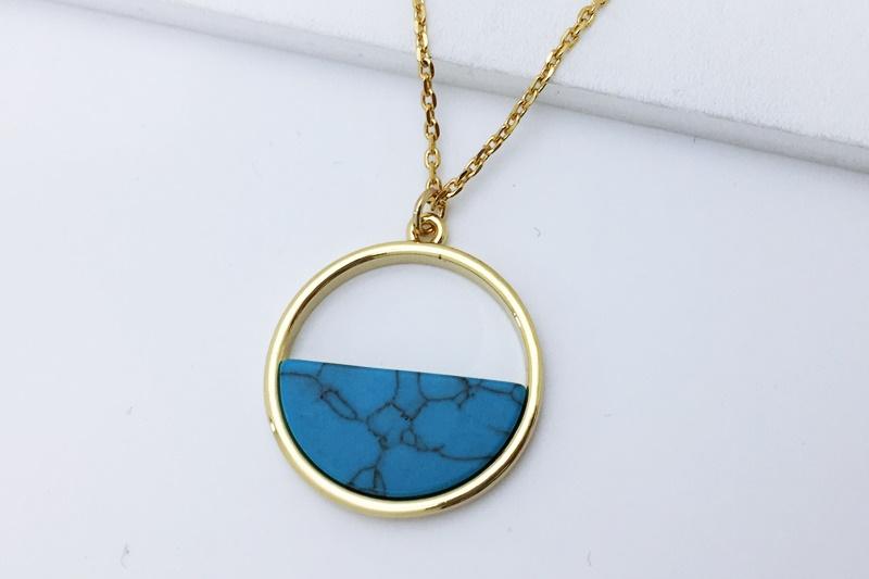 [Ozel] Necklace of Subtle Charm