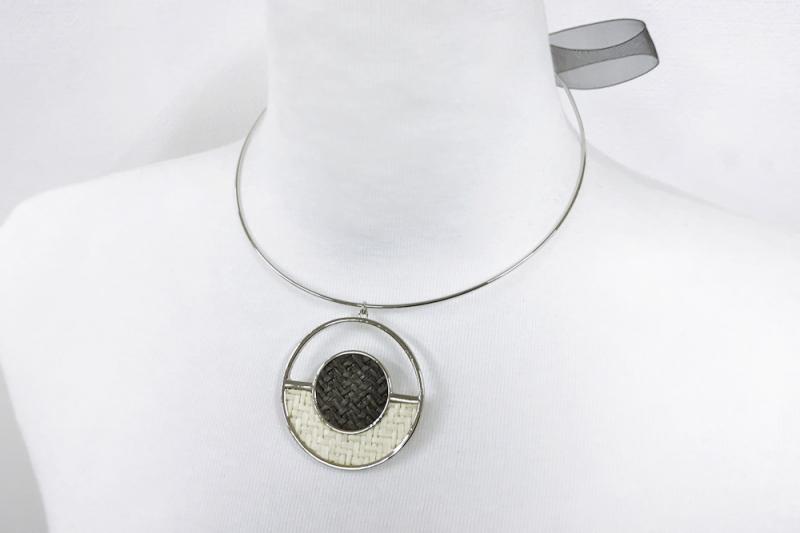 [Ozel] Stylish Necklace