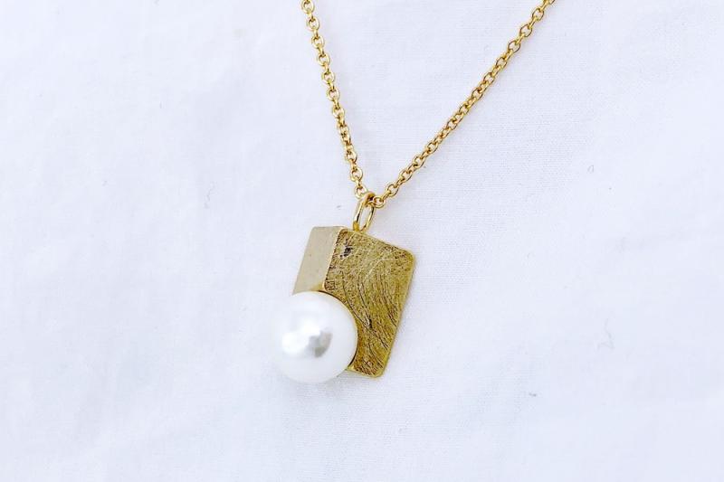 [Ozel] Romantic Mood Asymmetrical Curve Pearl Necklace