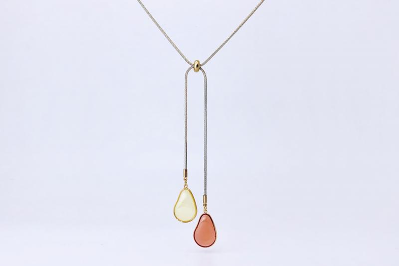 [Ozel] Delicate Fit Epoxy Necklace [Ozel]