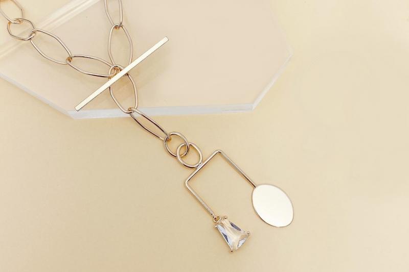 [Ozel] Wedding Guest Look Glass Necklace