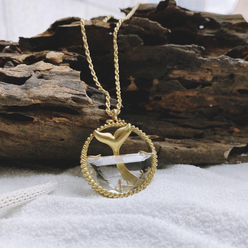 [Ozel] Chic Point Glossy Brass Glass Necklace