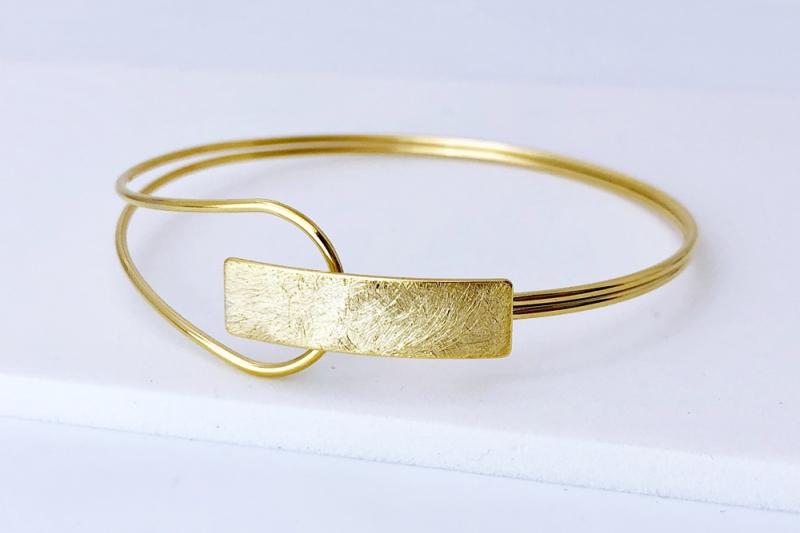 [Ozel] Delicate Fit Asymmetrical Curve Glossy Brass Bangle Bracelet