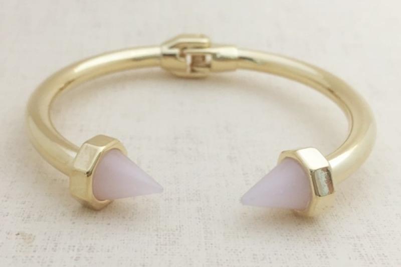 [오젤] 포인트룩 유광 로즈쿼츠 원석 아연합금 팔찌