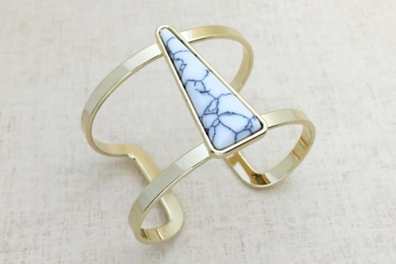[Ozel] Delicate Fit Glossy Howlite Gemstone Brass Zinc Alloy Bracelet