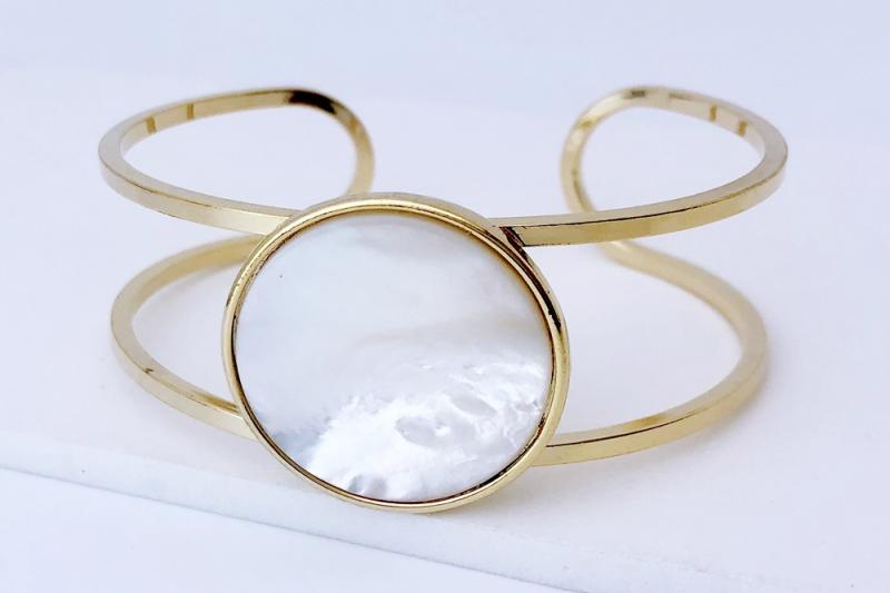 [Ozel] Statement Look Glossy Brass Natural Mother-of-Pearl Bracelet