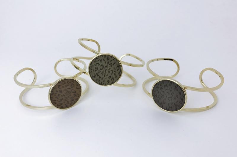 [Ozel] Stylish Glossy Brass Bracelet