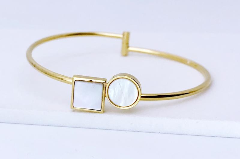[Ozel] Luxurious Glossy Wire Brass Natural Mother-of-Pearl Bracelet