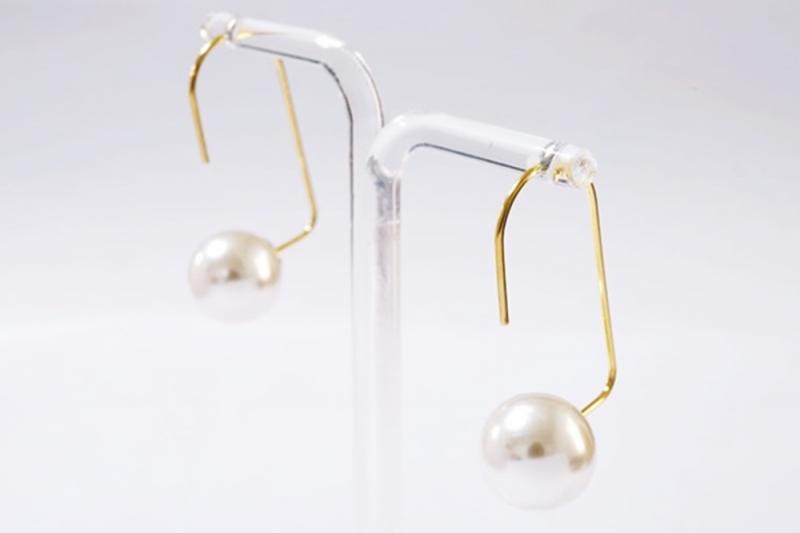 [Ozel] Luxurious Glossy Brass Pearl Earrings