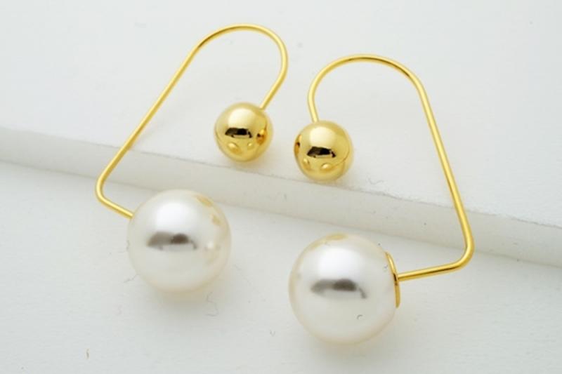 ] Modern Classic Glossy Brass Earrings [Ozel] Subtle Charm Glossy Brass Pearl Earrings [Ozel] Unique