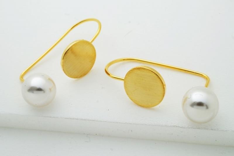 Delicate Fit Matte Brass Pearl Earrings [Ozel]