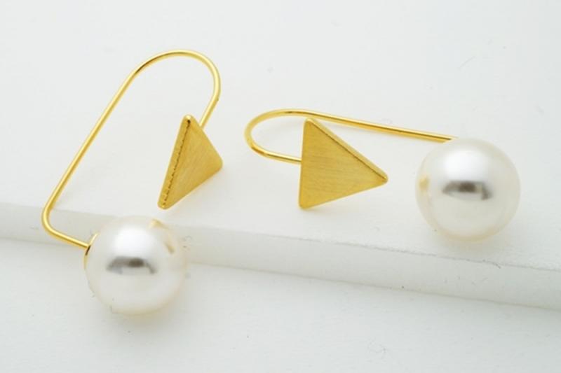 [Ozel] Vintage Vibe Matte Brass Earrings [Ozel] Elegant Matte Brass Pearl Earrings [