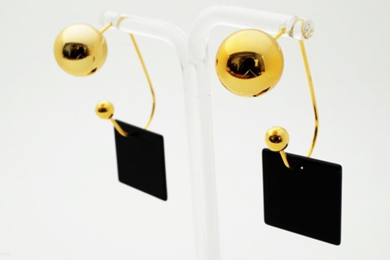 [Ozel] Chic Point Glossy Brass Earrings [Ozel]